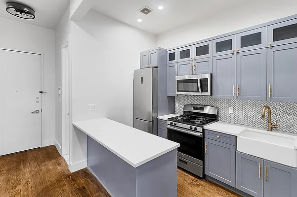 Rented by Brown Harris Stevens | media 4