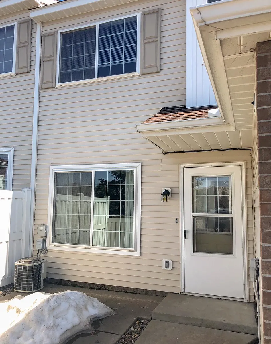 Front Entry Door - 15738 Flackwood Trl