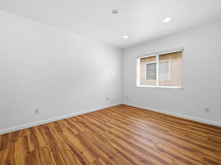 10294 Scripps Poway Pkwy #5 — Photo 16