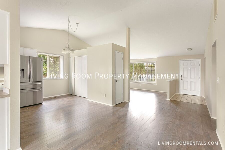 1st image of 8715 NE 109th Ct