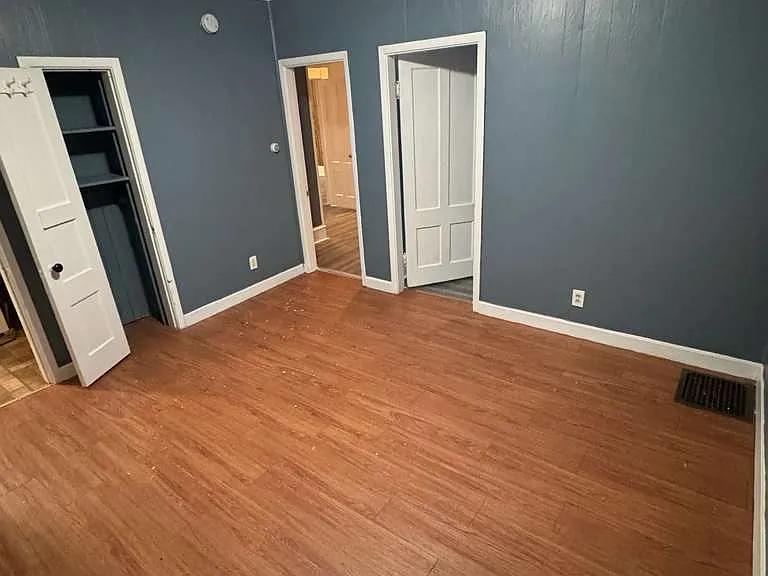 440 Laurel St — Photo 11
