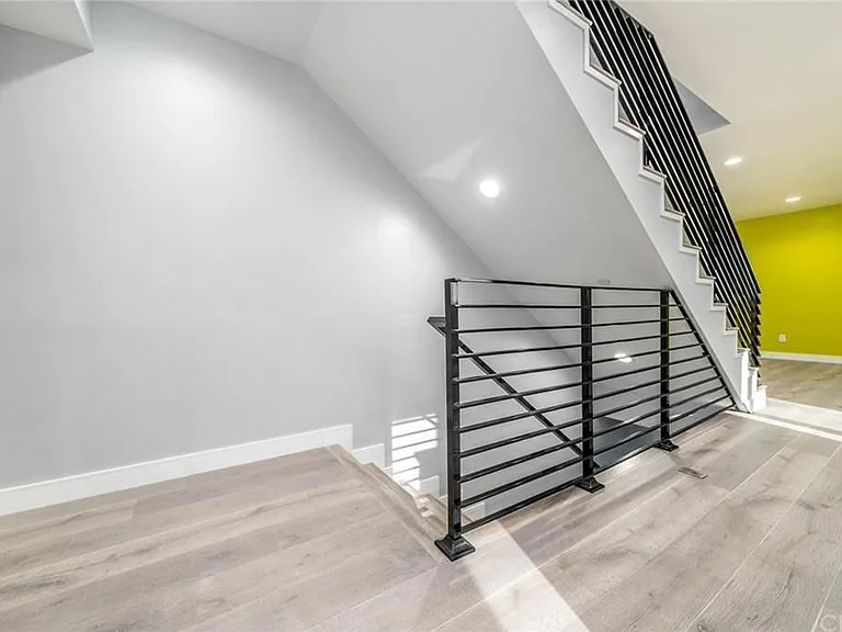 4820 Saint Charles Pl — Photo 10