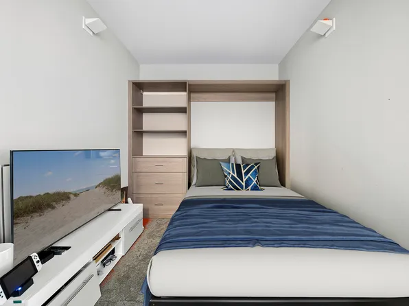 50 Riverside Boulevard image 8 of 19