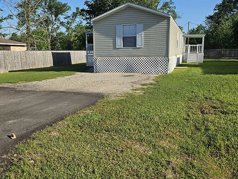 243 E Saint Charles Dr — Photo 18