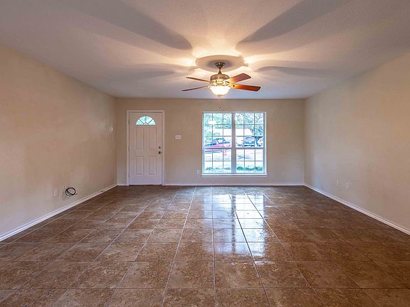 3rd image of 5181 Elaine Dr