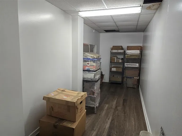 24 Anderson Ave — Photo 13