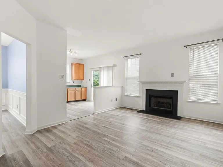 8100 Cross Creek Cir — Photo 11