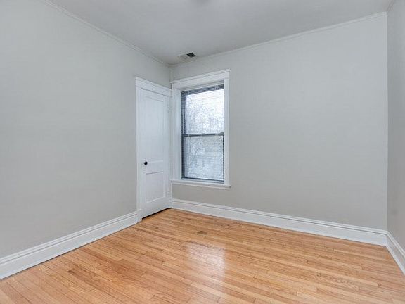 5th image of 1211 W Catalpa Ave #3