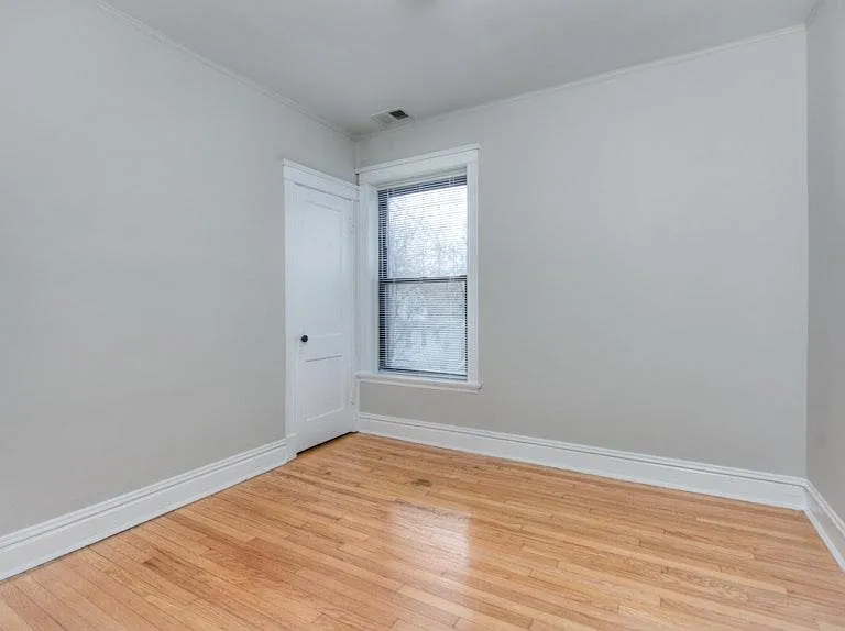 1211 W Catalpa Ave #3 — Photo 5