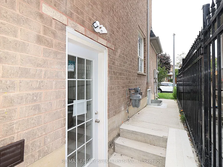 5815 Rainspring Dr — Photo 25