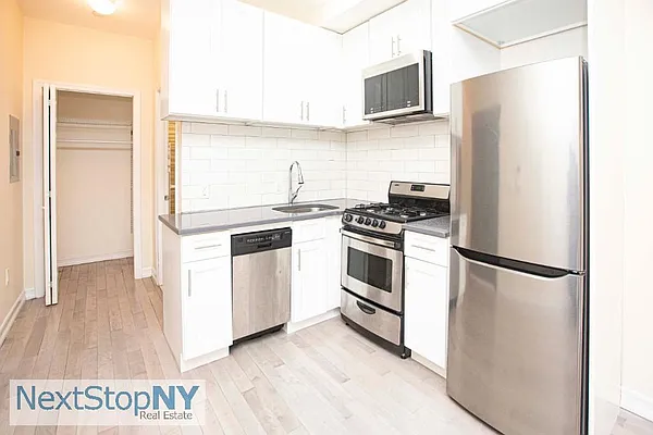 Rented by NextStopNY | media 9