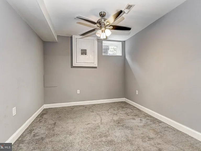 822 S Highland Ave — Photo 29