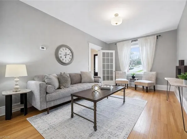 166 Waterloo Ave, Guelph, ON N1H 3J1