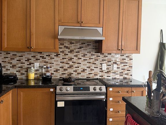 2nd image of 80 Summitgreen Cres