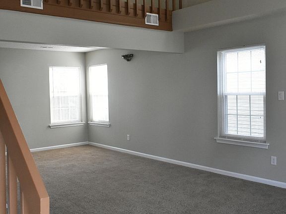2nd image of 190 Lees Mill Dr