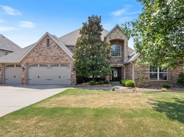 5002 SW Ridge Mont Rd, Bentonville, AR 72713