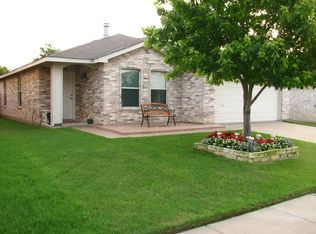 4116 Hunters Creek Dr, Fort Worth, TX 76123