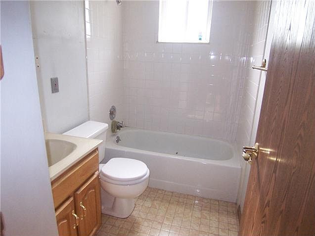 2nd image of 2504 Belmont Dr