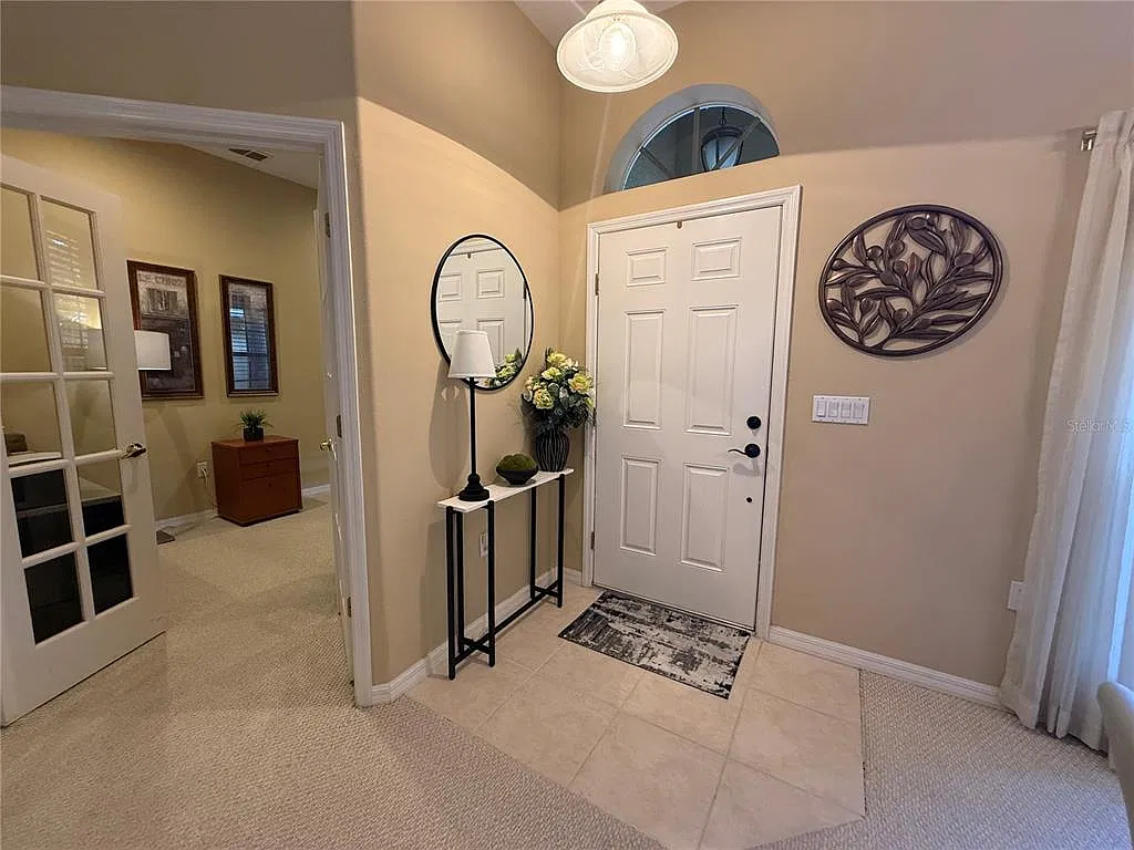 4 bed, 3.0 bath, 2563 sqft, $3,800 — Photo 3