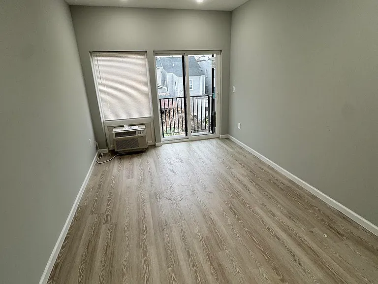 126 Governor St — Photo 5