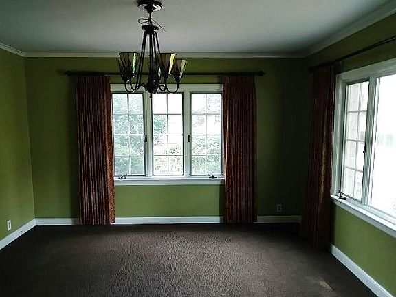 4th image of 705 James Ave