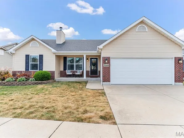 2140 Warwick Castle Dr, Imperial, MO 63052