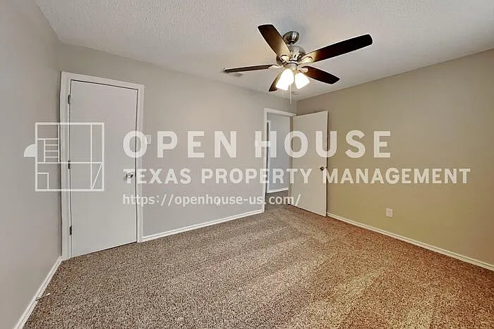 2621 Primrose Ln — Photo 12