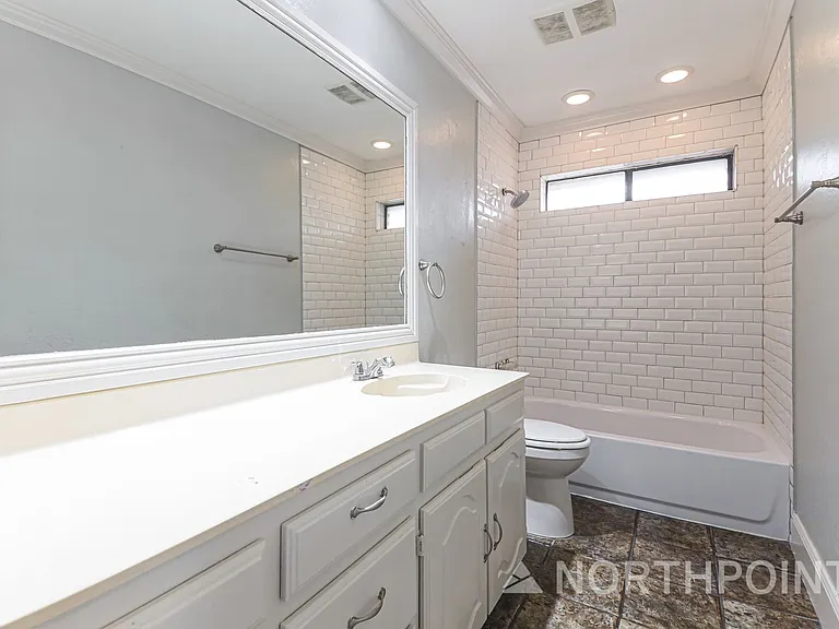 401 Kathy Ln — Photo 14