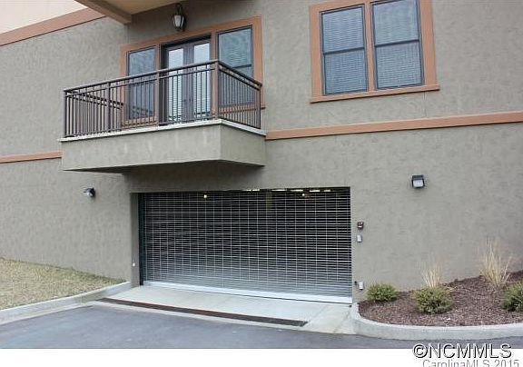 4th image of 350 Allen St E #304