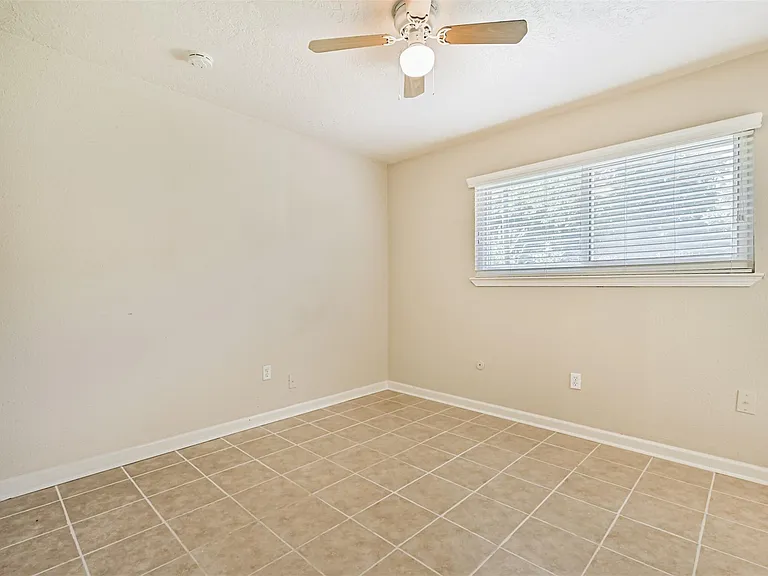 1113 N Heron Dr — Photo 26