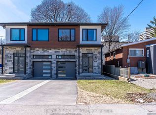 828 Maplewood Ave #B, Ottawa, ON K2B 5V5