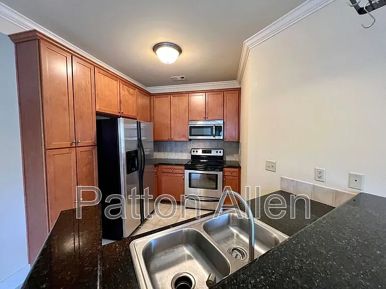 9 Kenilworth Knl #303 — Photo 6