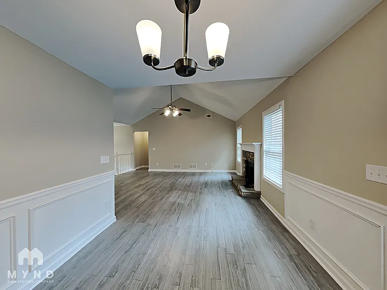 205 Ivy Ct — Photo 12