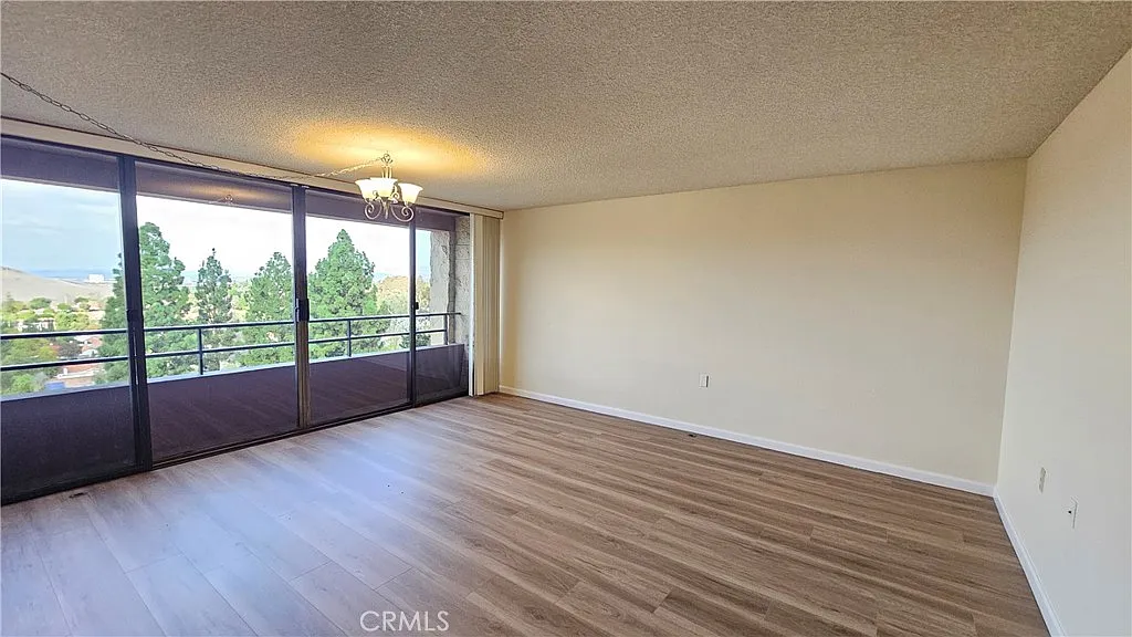 Studio, 500 sqft, $2,900 — Photo 3