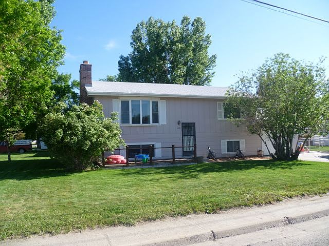 1st image of 1120 Russell Ave