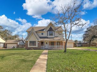 216 Any Way, Lake Jackson, TX 77566