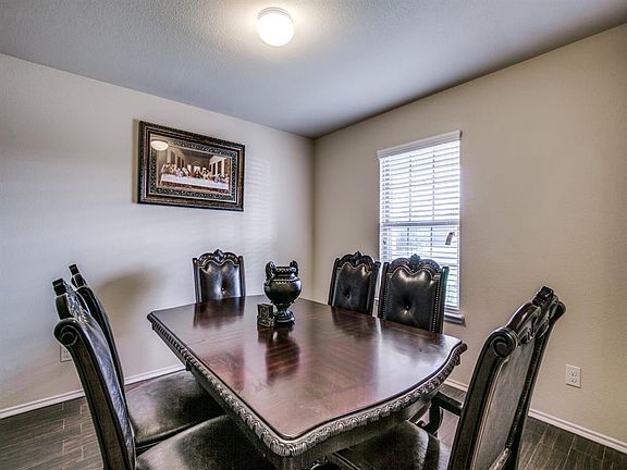 4th image of 2515 Stonegate Dr