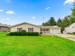 221 S Cummings Ln, Washington, IL 61571