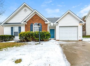 1812 Oakhurst Park Ln, Kernersville, NC 27284