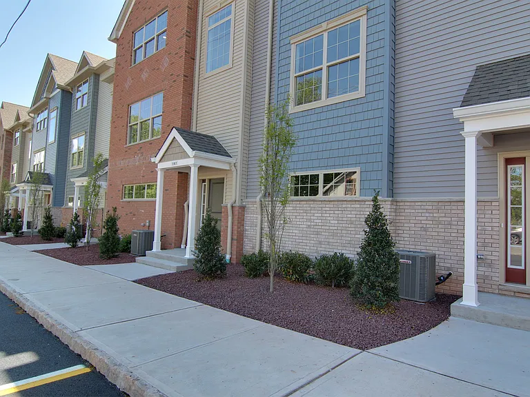 Gramercy Townhomes - 205 — Photo 41