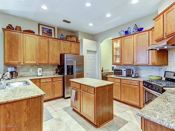 5th image of 811 Cypress Crossing Trl