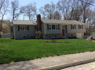 36 Overlook Dr, Bellingham, MA 02019