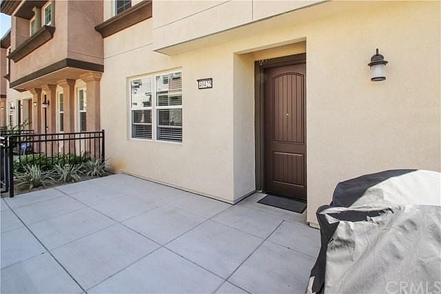 1st image of 40425 Calle Real