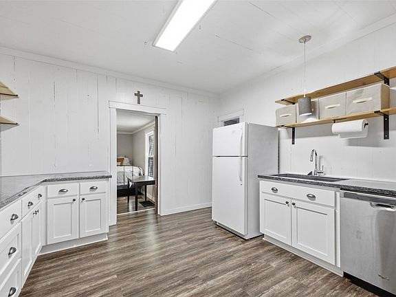 5th image of 1903 Tigerpoint Rd
