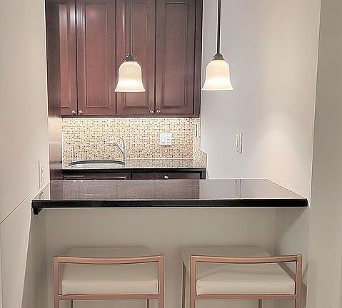 5th image of 415 E 52nd St APT 3MC