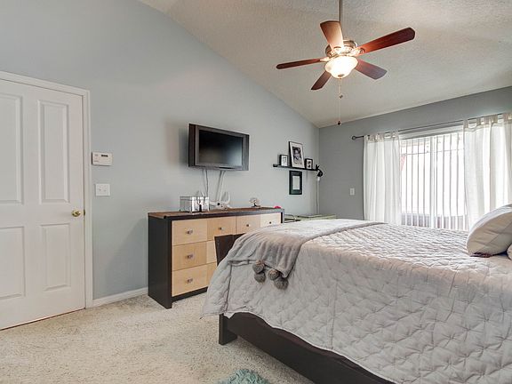 5th image of 14916 Redcliff Dr
