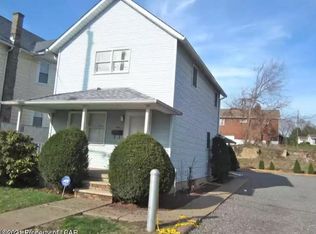 569 W 8th St, West Wyoming, PA 18644