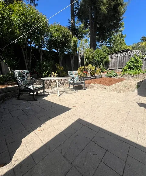 402 Pine St — Photo 1