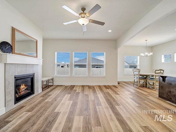 2nd image of 388 Southwood Ave W