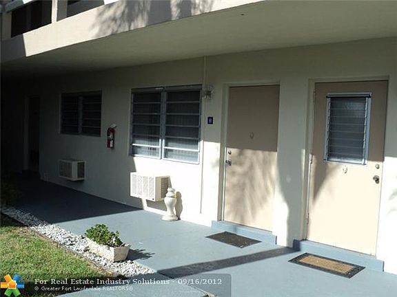 2nd image of 2601 NE 1st St APT 4